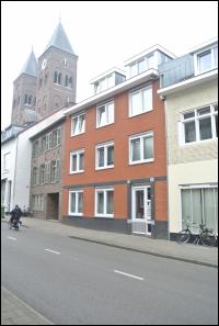 Maastricht, Dorpstraat 64, 66 en 68
